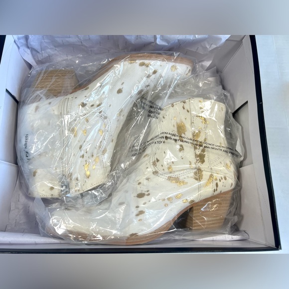 Dolce Vita | Silma Bootie Printed Cow Hair 🚨FIRM PRICE!🚨 - Picture 8 of 14